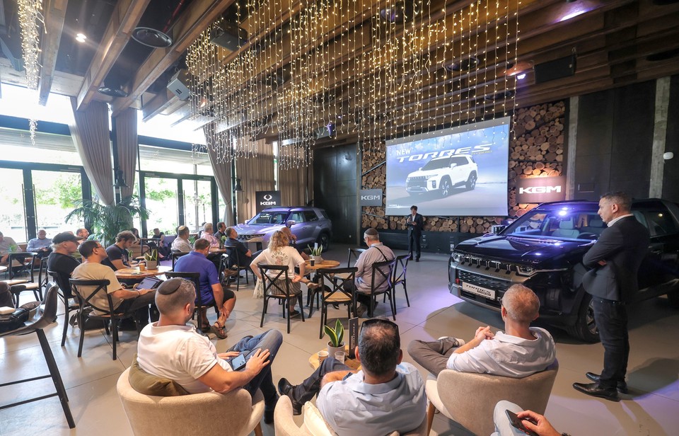 KGM이 이스라엘에서 토레스 HEV 론칭 행사를 진행하고 있다. 사진=KGM