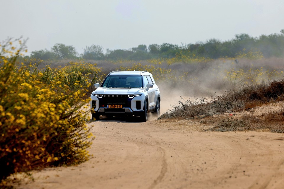 KGM 이스라엘 토레스 HEV 론칭 행사 중 시승 모습. 사진=KGM