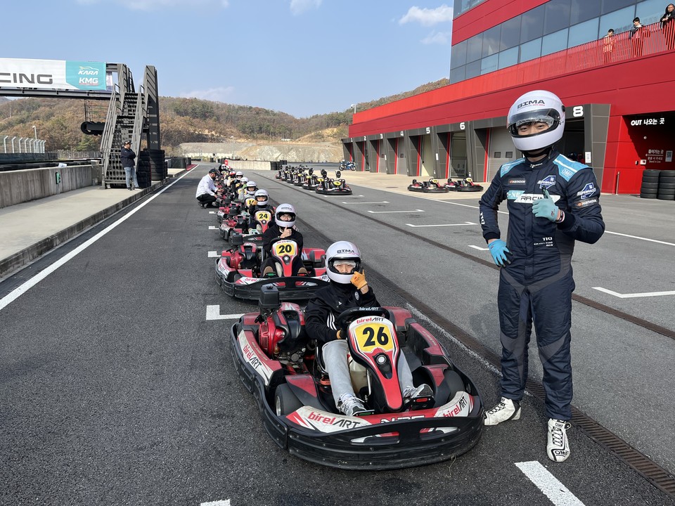 2025 KARA 카트스쿨_서킷 체험 주행. 사진=KARA