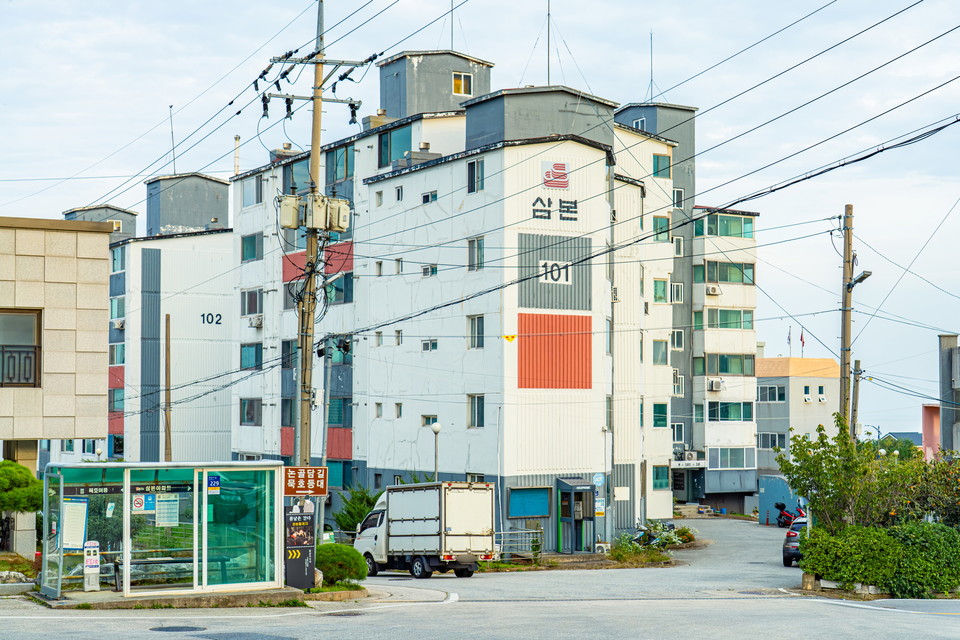 포토투어 영화 '봄날은 간다' 촬영지 삼본아파트. 사진=한국관광공사