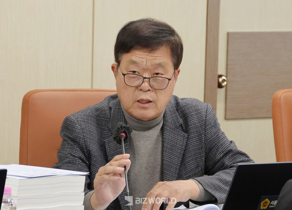 김원중 시의원이 질의하고 있다. 사진=손진석 기자