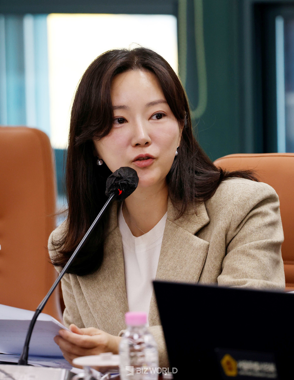 윤영희 서울시의원이 서울교통공사 행정사무감사에서 질문을 하고 있다. 사진=손진석 기자