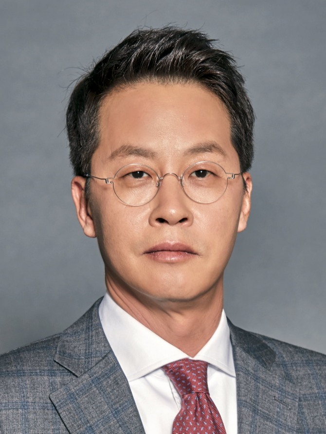 조좌진 롯데카드 대표가 297만명의 고객 정보 유출 책임을 지고 대표직에서 조기 사임한다. 원래 조 대표 임기는 오는 2026년 3월까지였지만, 이번 해킹 사태에 따른 내부통제 책임론이 불거지자 조기 퇴진이 유일한 방법이라는 선택을 한 것으로 풀이된다. 사진=롯데카드