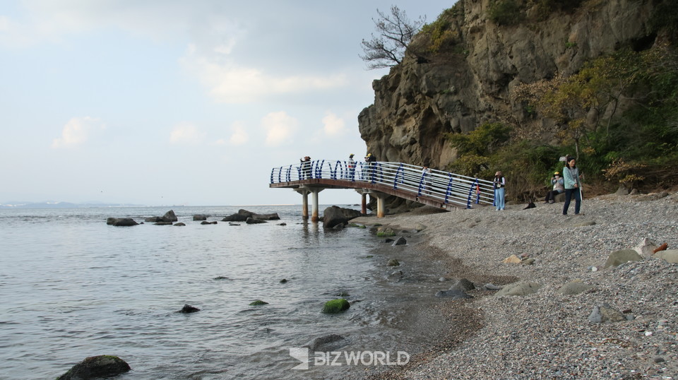 힌디기로 가는 탐방로인 테크길. 사진=손진석 기자