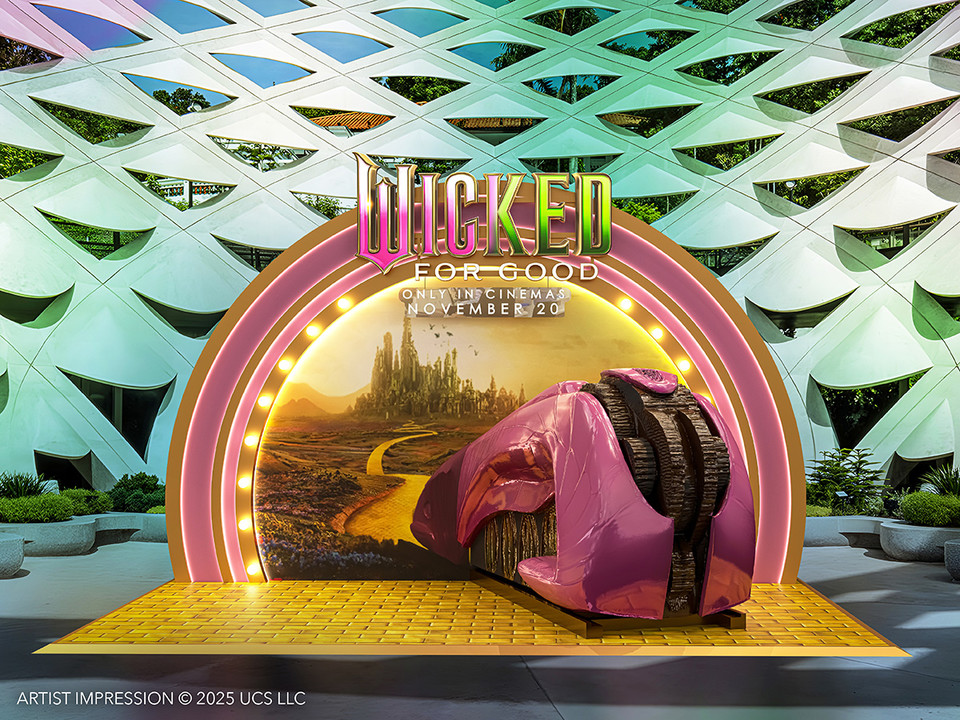 센토사 섬에서 진행되는 영화 위키드 포 굿(Wicked For Good) 테마의 오즈의 세계. 사진=싱가포르관광청
