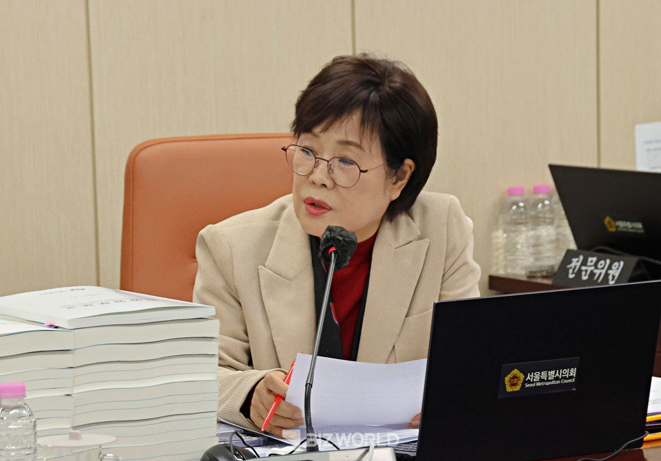 이경숙 서울시의원이 행정사무감사에서 질문을 하고 있다. 사진=손진석 기자