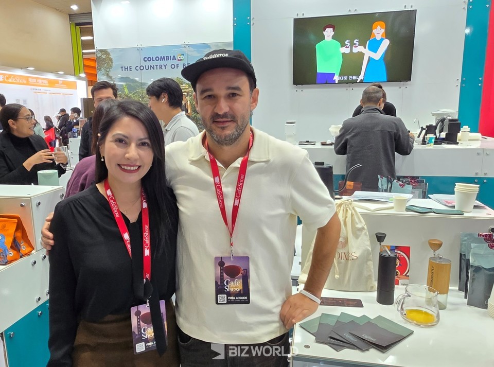 까를로스 이르씰라 코피넷 대표와 셜리 베가 한국 지사장. 사진=손진석 기자