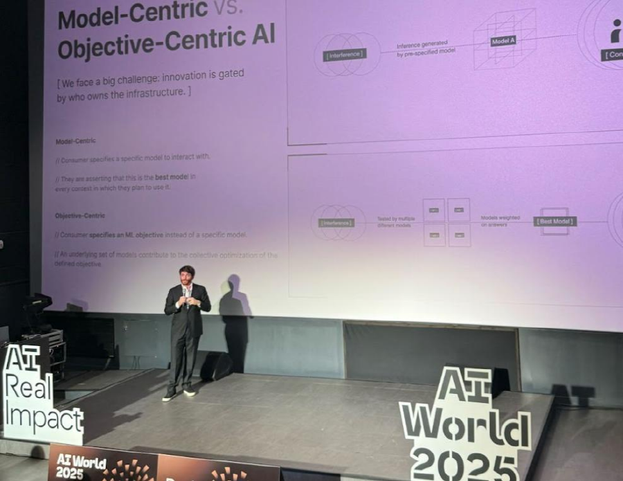 알로라 네트워크(Allora Network)가 메인넷의 공식 출시에 이어 가동을 본격화한다고 21일 밝혔다. 알로라 랩스 창업자인 닉 에먼스가 한국에서 열린 ‘AI World 2025’에서 발표를 하고 있다. 사진=알로라 네트워크