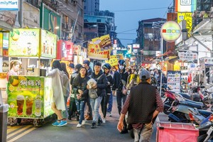 [일상여행] 로맨틱한 도시축제로 떠나는 겨울여행...'2025 신베이 크리스... - 뉴스 썸네일 이미지