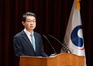 [금융 HOT 뉴스] 이억원 금융위원장, 부산 찾아 국민성장펀드 지역 투자... - 뉴스 썸네일 이미지